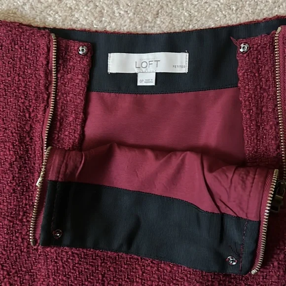 LOFT burgundy mini skirt - Picture 3 of 5